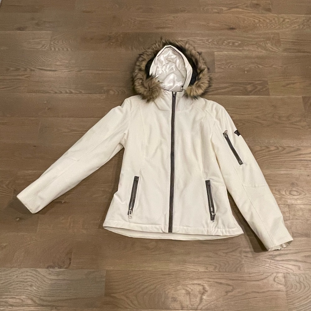 Skea women’s white ski jacket with faux fur side 8
